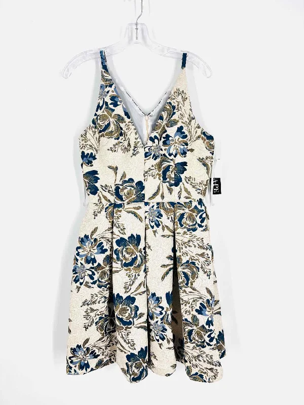 Xscape Size 6 Beige/Blue Floral Tapestry NEW Dresses Dress-Formal Wear Tunics Luxurious high-end