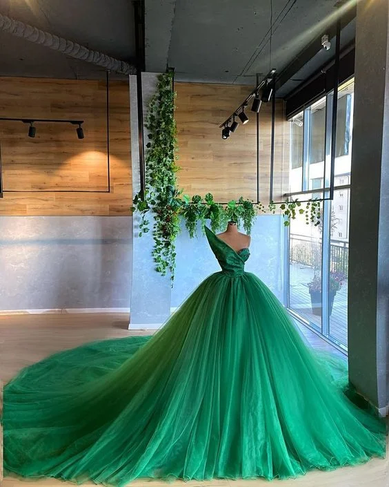 Gorgeous Green Ball Gown Sweet 16 Gown, Tulle Party Dresses Tunics Handmade artisanal